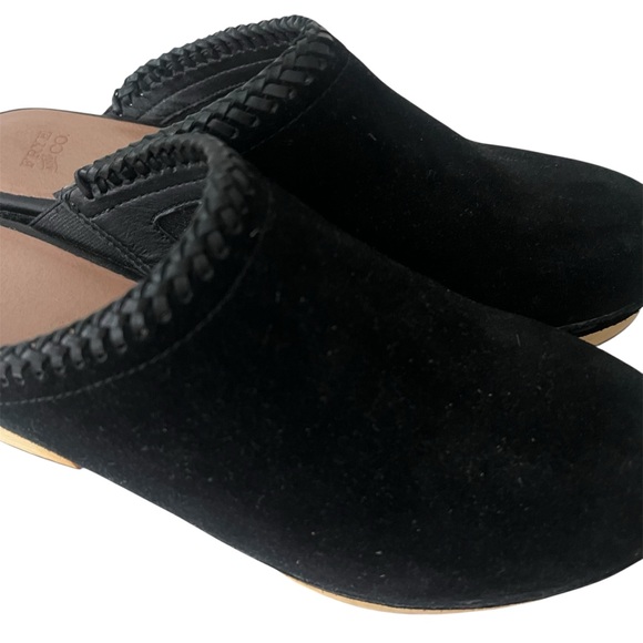 FRYE & CO Odessa Braid Platform Mules/Clogs
NWOT - Picture 6 of 9